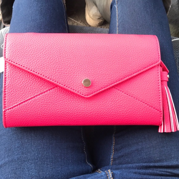 New York & Company Handbags - NWT NY & Company clutch/ crossbody